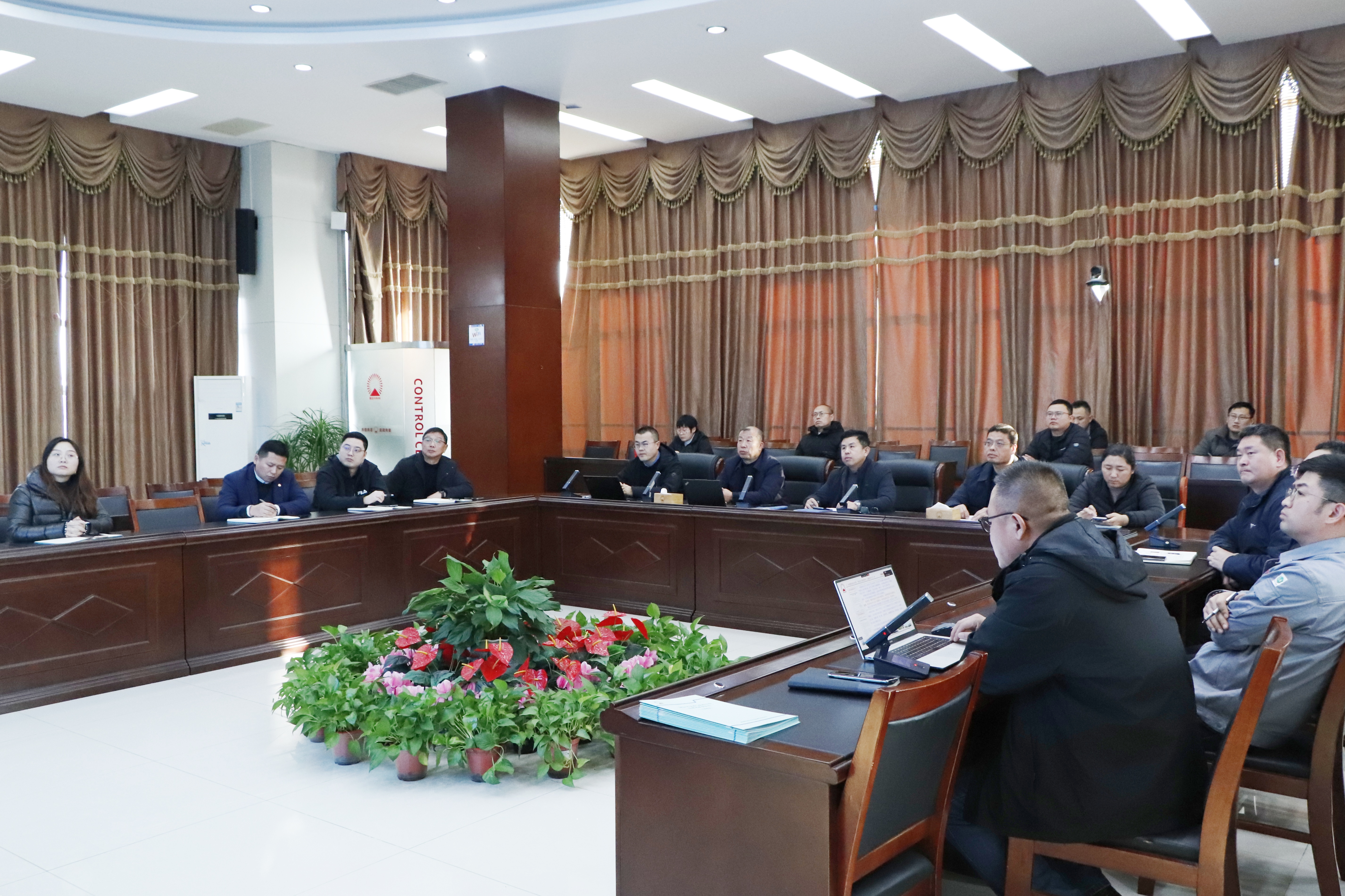 錨定安全底線 賦能高質量發展 奧克股份召開 2026 年首次安全生產委員會會議